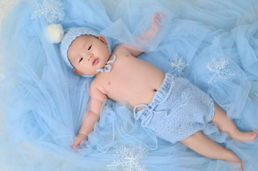 鹤岗宝宝奶粉喝到几岁